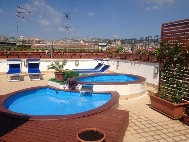 Imagen de la piscina del B&B Sweet Sleep Bed. Foto 14