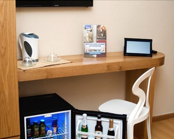 Imagen de la habitación del B&B The Night Guest House Sorrento. Foto 3