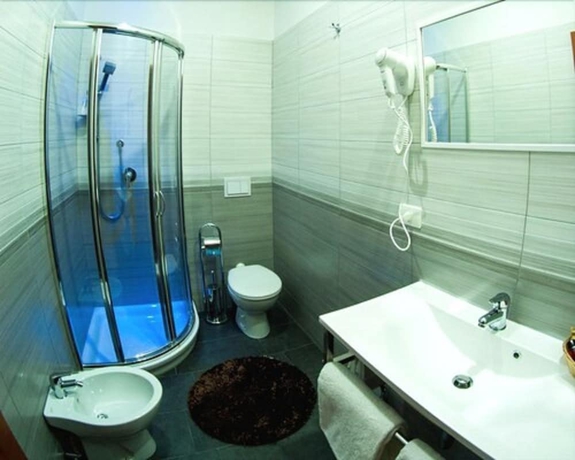 Imagen de la habitación del B&B The Night Guest House Sorrento. Foto 13