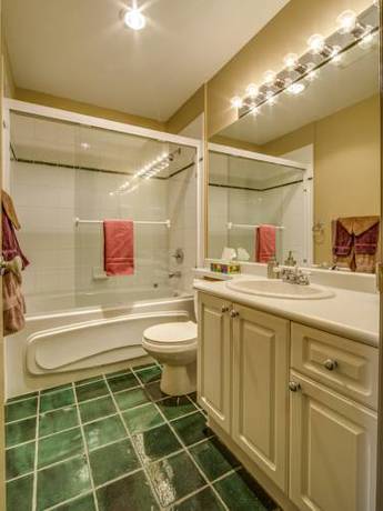 Imagen de la habitación del B&B Town Plaza Suites by Golden Dreams. Foto 5