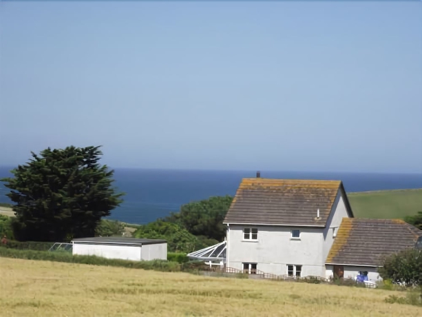 Imagen de los exteriores del B&B Trevarrian Lodge. Foto 16