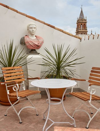 Imagen de los exteriores del B&B Triana House. Foto 17