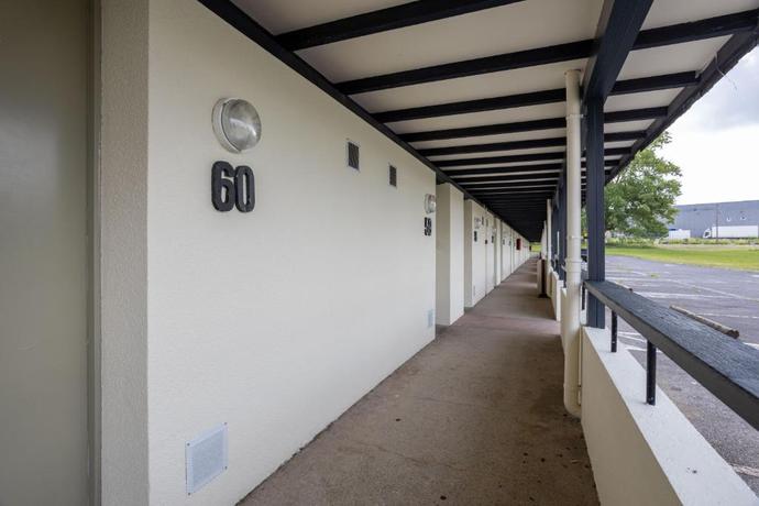 Imagen de los exteriores del B&B Valenciennes Sud. Foto 8