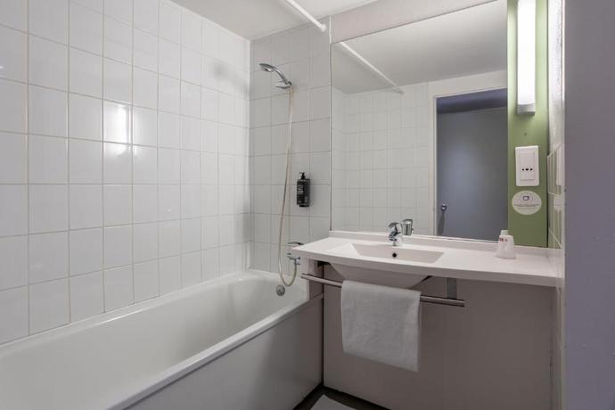 Imagen de la habitación del B&B Valenciennes Sud. Foto 5