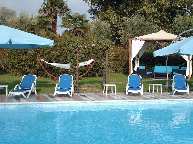 Imagen de la piscina del B&B Villa Corte Degli Dei. Foto 12