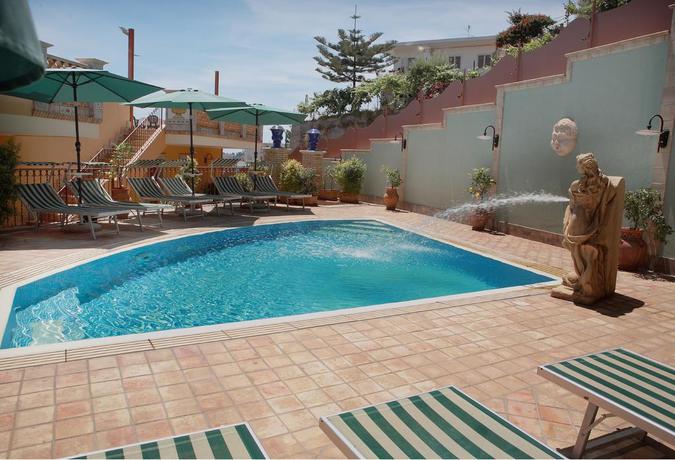 Imagen de la piscina del B&B Villa Cristina, Chianchitta. Foto 7