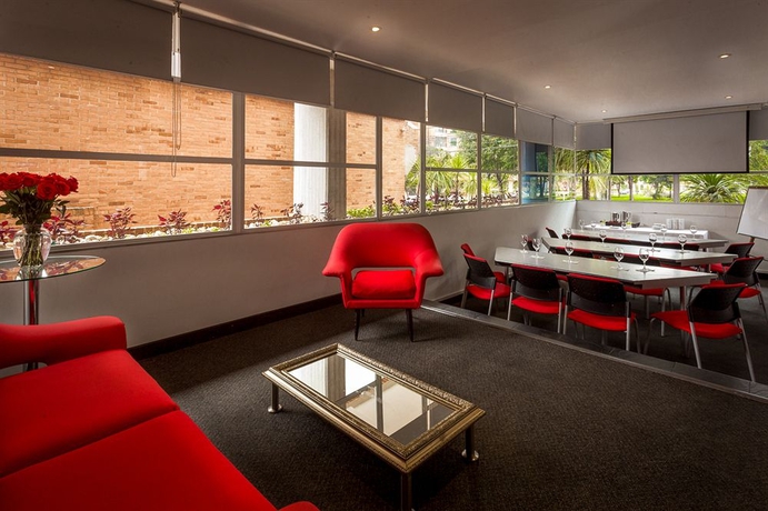 Imagen de los interiores del Boutique 104 Art Suites. Foto 6