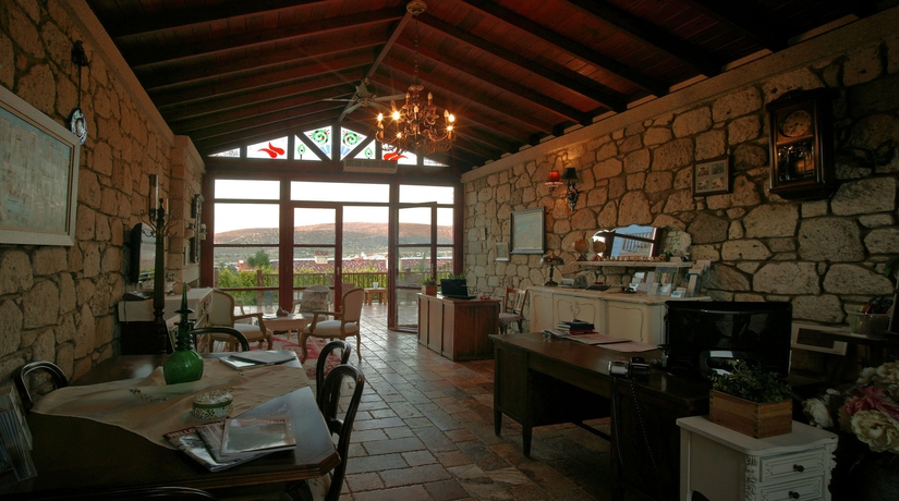 Imagen del bar/restaurante del Boutique Ala&ccedil;ati Kapari Otel - Special Class. Foto 4