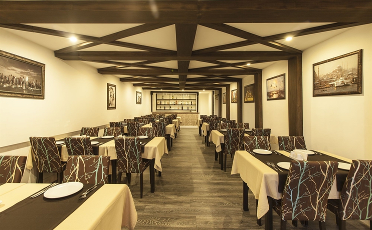 Imagen del bar/restaurante del Boutique Altes Hotel. Foto 3