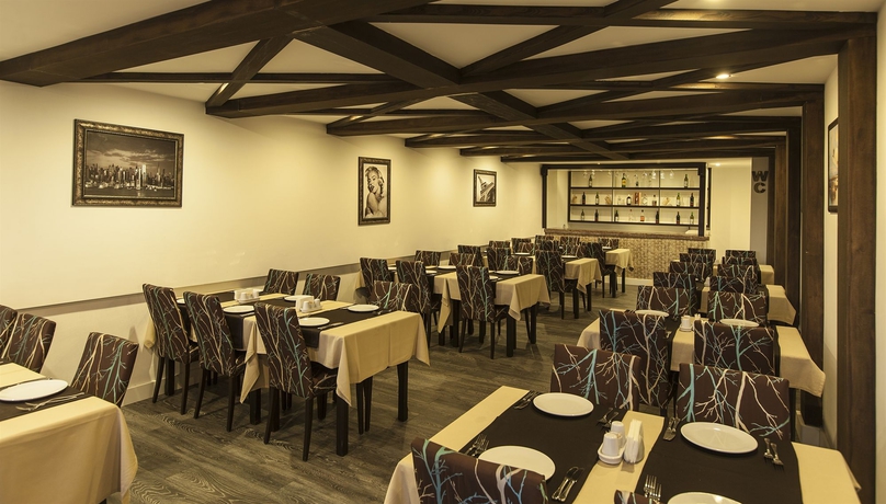 Imagen del bar/restaurante del Boutique Altes Hotel. Foto 6