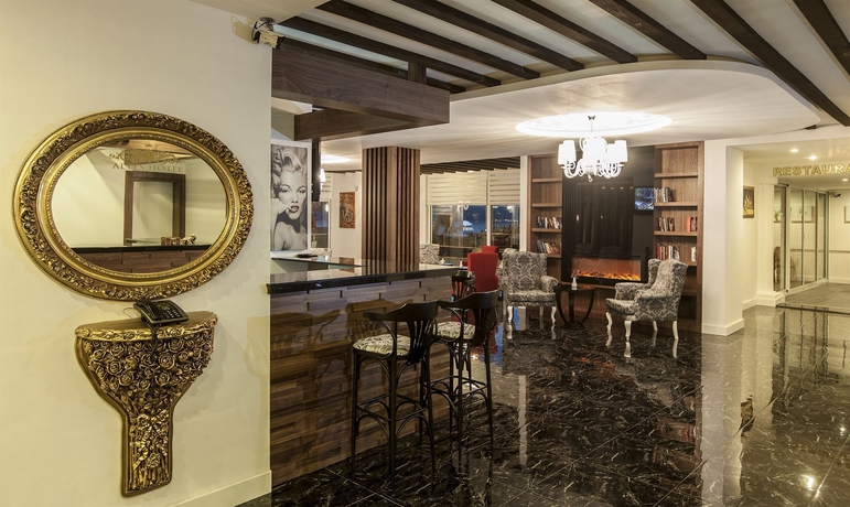 Imagen del bar/restaurante del Boutique Altes Hotel. Foto 7