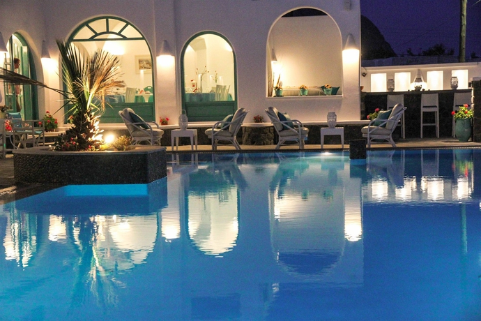 Imagen de la piscina del Boutique Anastasia Princess Luxury Beach Residence, Adults Only. Foto 13