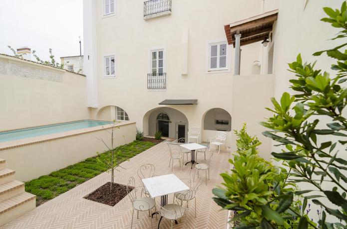 Imagen de los exteriores del Boutique Aparthotel Casa Morgado Esporão. Foto 5