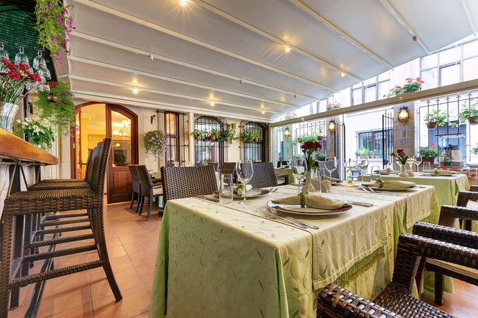 Imagen del bar/restaurante del Boutique Arena Hotel - Special Class. Foto 5