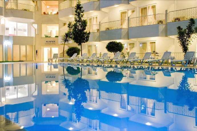 Imagen de la piscina del Boutique Ayapam Hotel. Foto 14