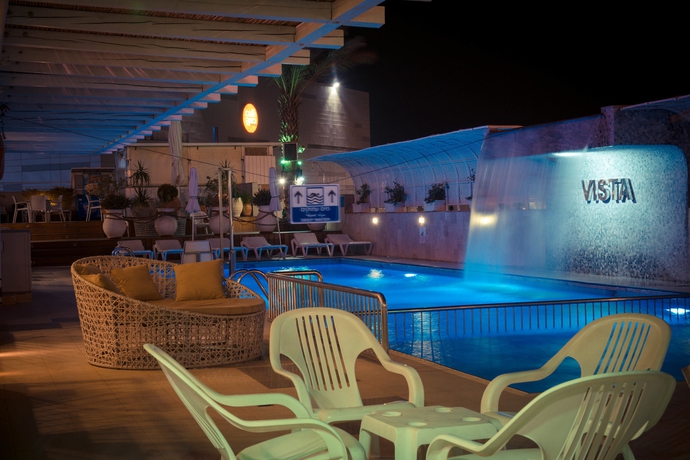 Imagen de la piscina del Boutique Brown Eilat. Foto 13