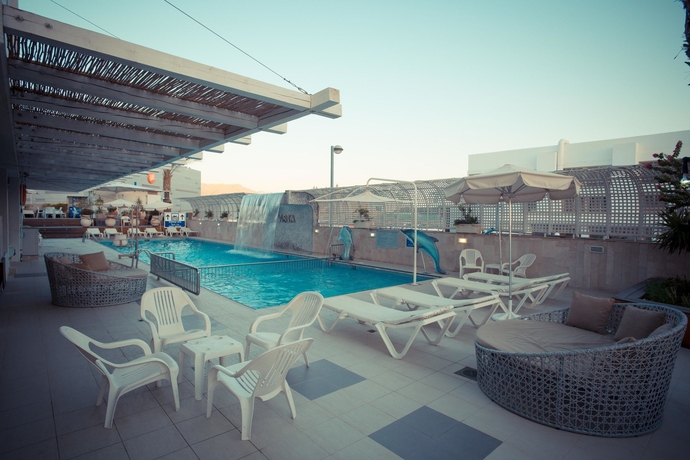 Imagen de la piscina del Boutique Brown Eilat. Foto 14