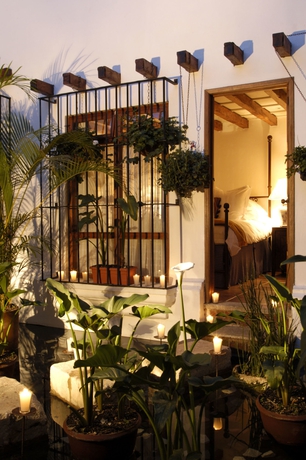 Imagen de los exteriores del Boutique Casa Encantada By Porta Hotels. Foto 8