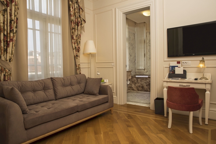 Imagen de la habitación del Boutique Corinne Art and Hotel. Foto 11