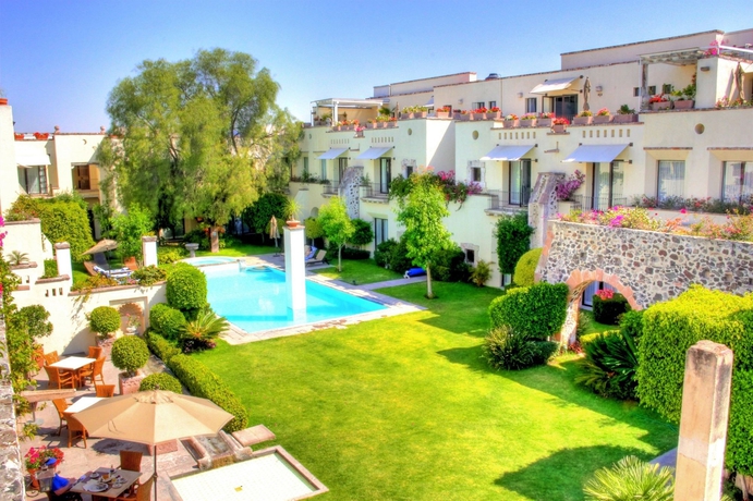 Imagen de la piscina del Boutique Do&ntilde;a Urraca Hotel and Spa. Foto 9