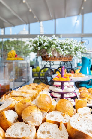 Imagen del bar/restaurante del Boutique Ferman Hotel. Foto 7