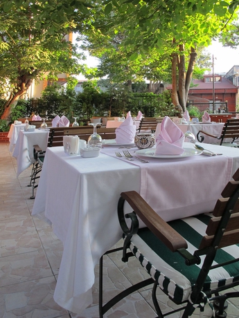 Imagen del bar/restaurante del Boutique Garden House Hotel - Special Class. Foto 4