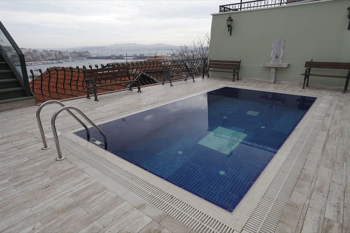 Imagen de la piscina del Boutique Hhk. Foto 16