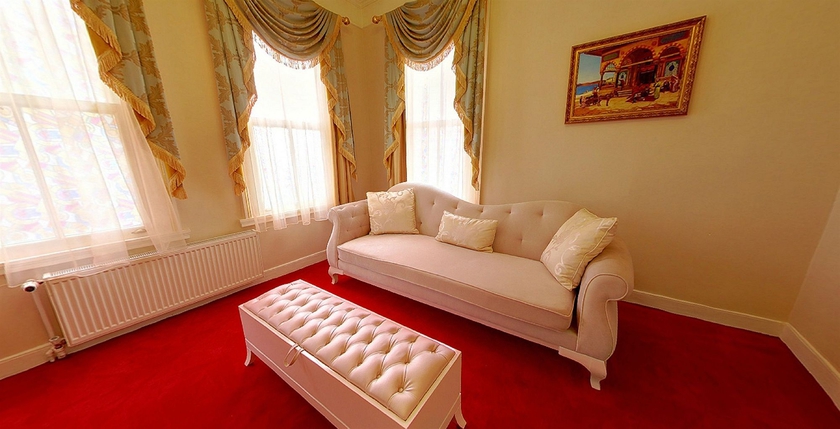 Imagen de los interiores del Boutique Hhk. Foto 14