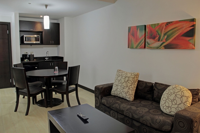 Imagen de los interiores del Boutique Holiday Inn Express San Jose Forum, An Ihg Hotel. Foto 10