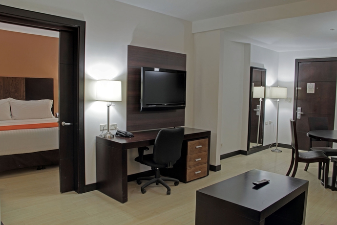 Imagen de la habitación del Boutique Holiday Inn Express San Jose Forum, An Ihg Hotel. Foto 3