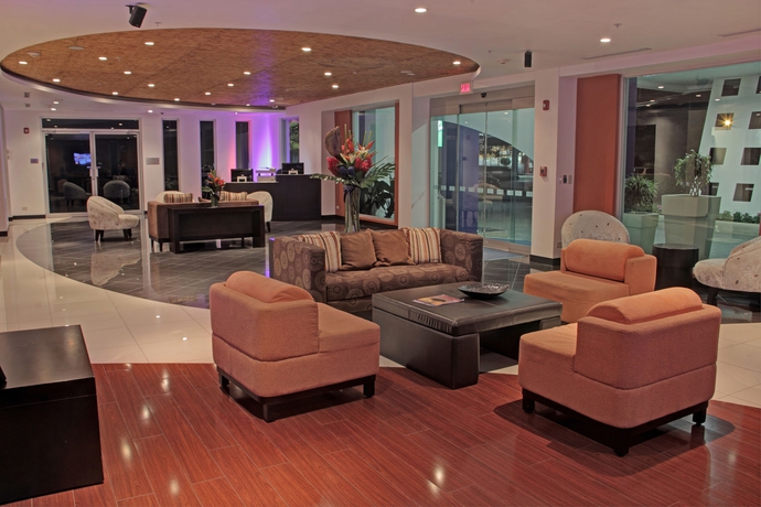 Imagen de los interiores del Boutique Holiday Inn Express San Jose Forum, An Ihg Hotel. Foto 11