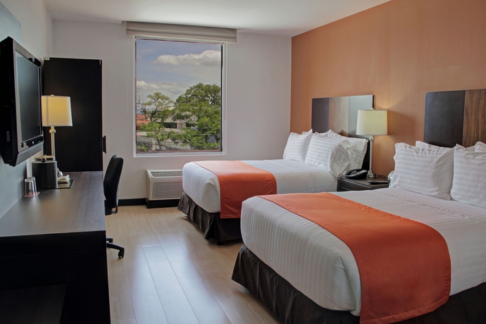 Imagen de los interiores del Boutique Holiday Inn Express San Jose Forum, An Ihg Hotel. Foto 16