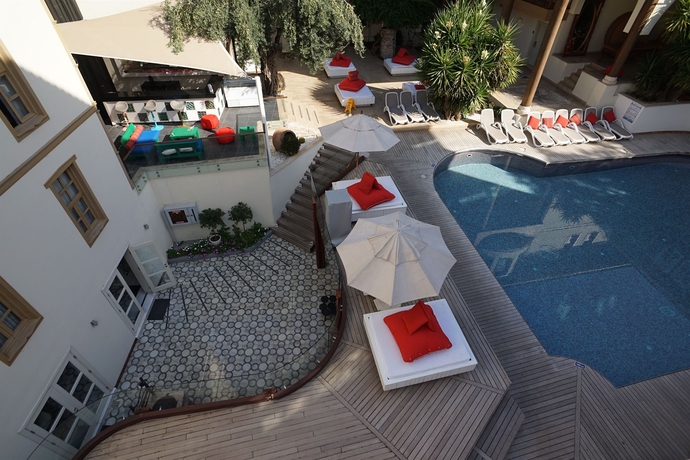 Imagen de la piscina del Boutique Hotel Puding. Foto 10