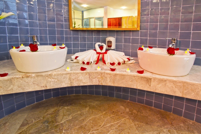 Imagen de la piscina del Boutique Hotel and Spa Do&ntilde;a Urraca San Miguel De Allende. Foto 13