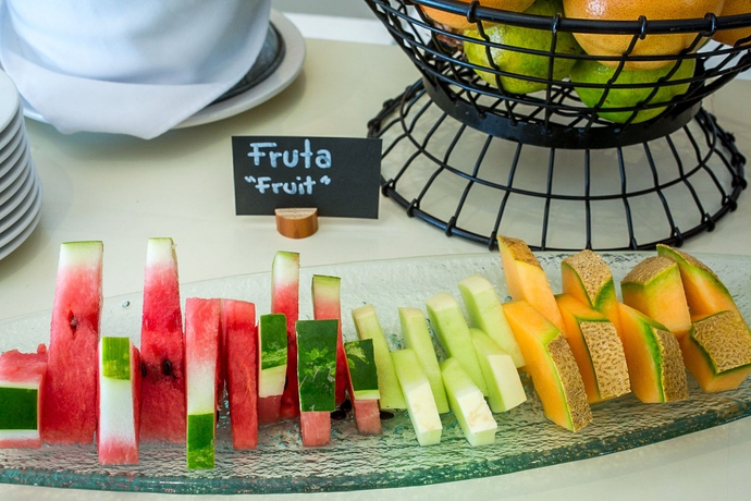 Imagen del bar/restaurante del Boutique Illusion Hotel By Bfh. Foto 9