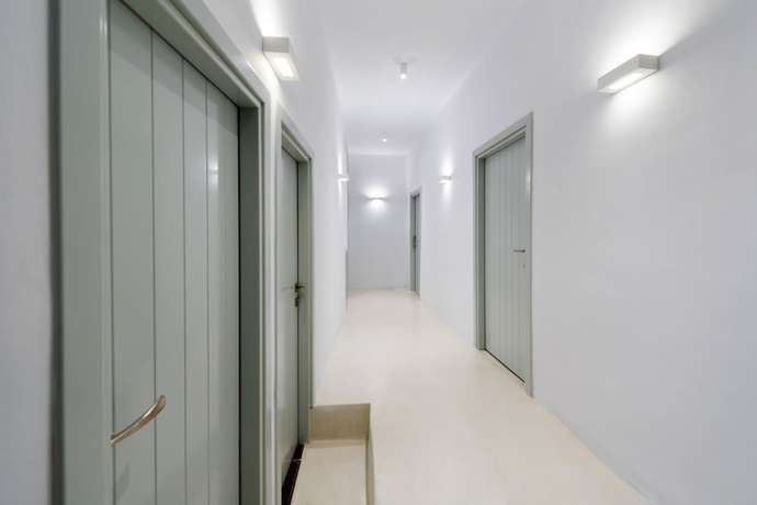 Imagen de los interiores del Boutique Iriana Suites. Foto 16