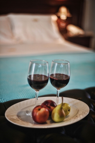 Imagen del bar/restaurante del Boutique Irida Resort Suites. Foto 4