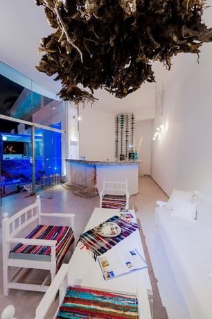 Imagen de los interiores del Boutique Kouros Home. Foto 17