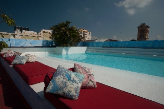 Imagen de la piscina del Boutique La Passion By Masaya. Foto 26