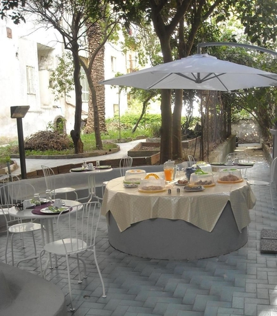 Imagen del bar/restaurante del Boutique Le Stanze Del Vicere'. Foto 2