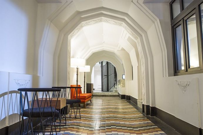 Imagen de los interiores del Boutique Luciano K. Foto 6