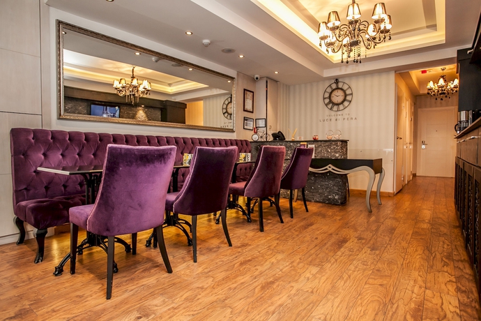 Imagen del bar/restaurante del Boutique Lucis Est In Pera. Foto 4