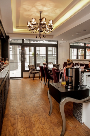 Imagen del bar/restaurante del Boutique Lucis Est In Pera. Foto 5