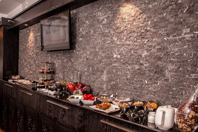 Imagen del bar/restaurante del Boutique Lucis Est In Pera. Foto 6