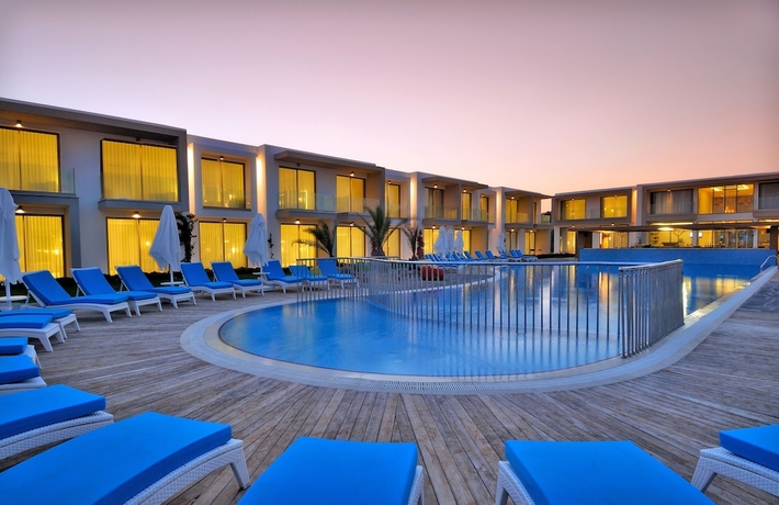 Imagen de la piscina del Boutique Lugga Boutique and Beach. Foto 19