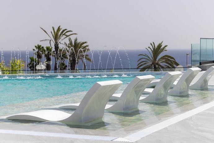 Imagen de la piscina del Boutique Luxury Hotel Royal Atl&aacute;ntico. Foto 8