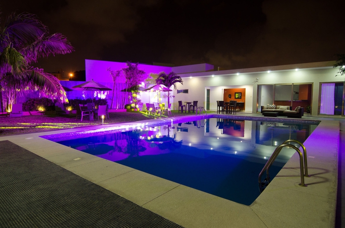 Imagen de la piscina del Boutique Maison Bamboo Hotel. Foto 15