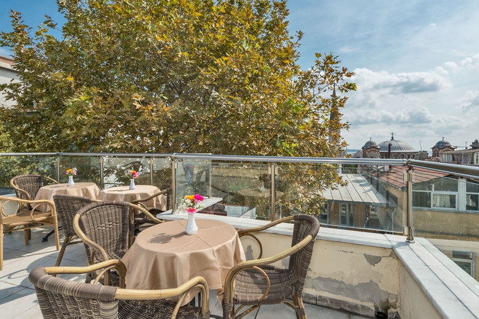 Imagen de los exteriores del Boutique May. Foto 14