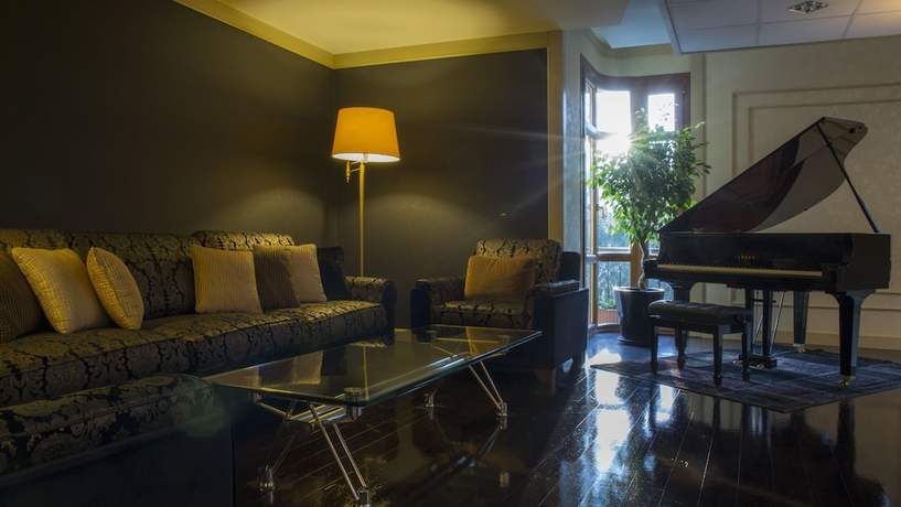 Imagen de los interiores del Boutique Mega Residence Hotel. Foto 17