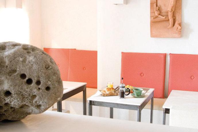 Imagen del bar/restaurante del Boutique Mical&ograve; Artrooms. Foto 4